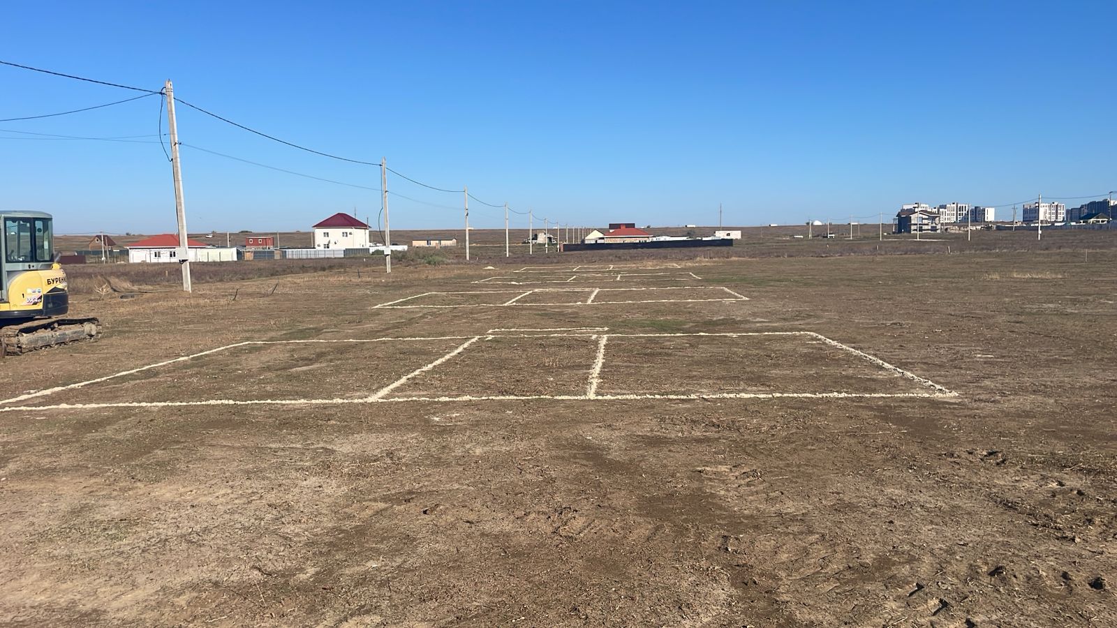 Сейчас строим в Крыму, в поселке Приморском, дома 140м2