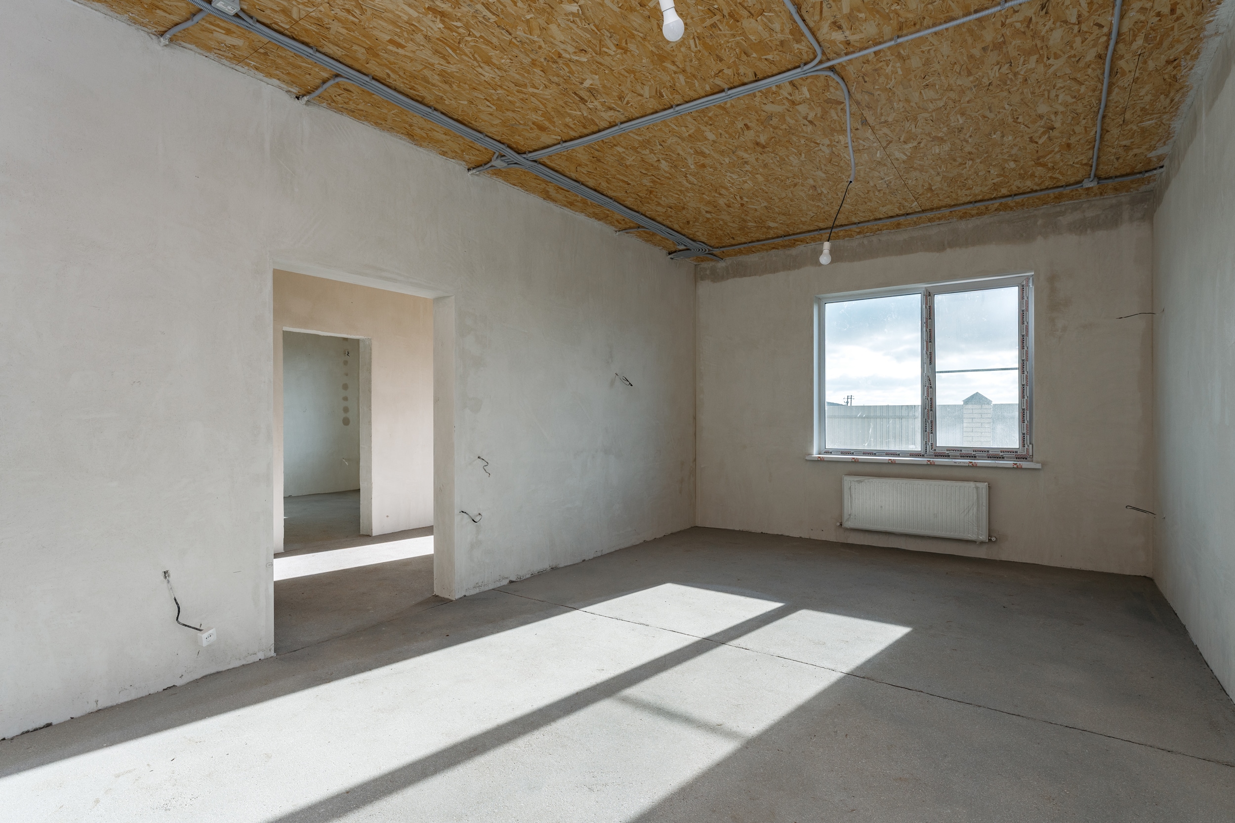 Сейчас строим в Крыму, в поселке Приморском, дома 75м2